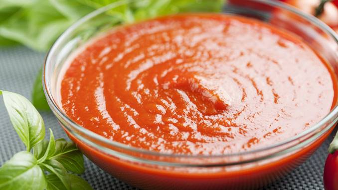 tomato sauce vs pizza sauce